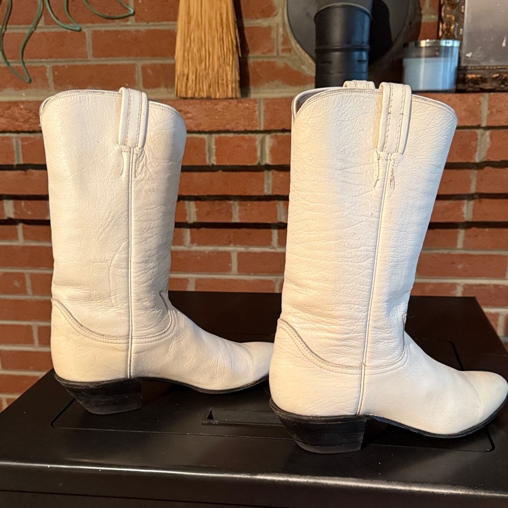 Elegant Cream Heeled Boots